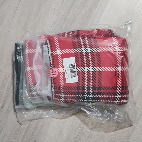 NWT 2pc Victoria's Secret Lovepink Tartan Tote & Tartan Sherpa Blanket Set - Picture 6 of 6